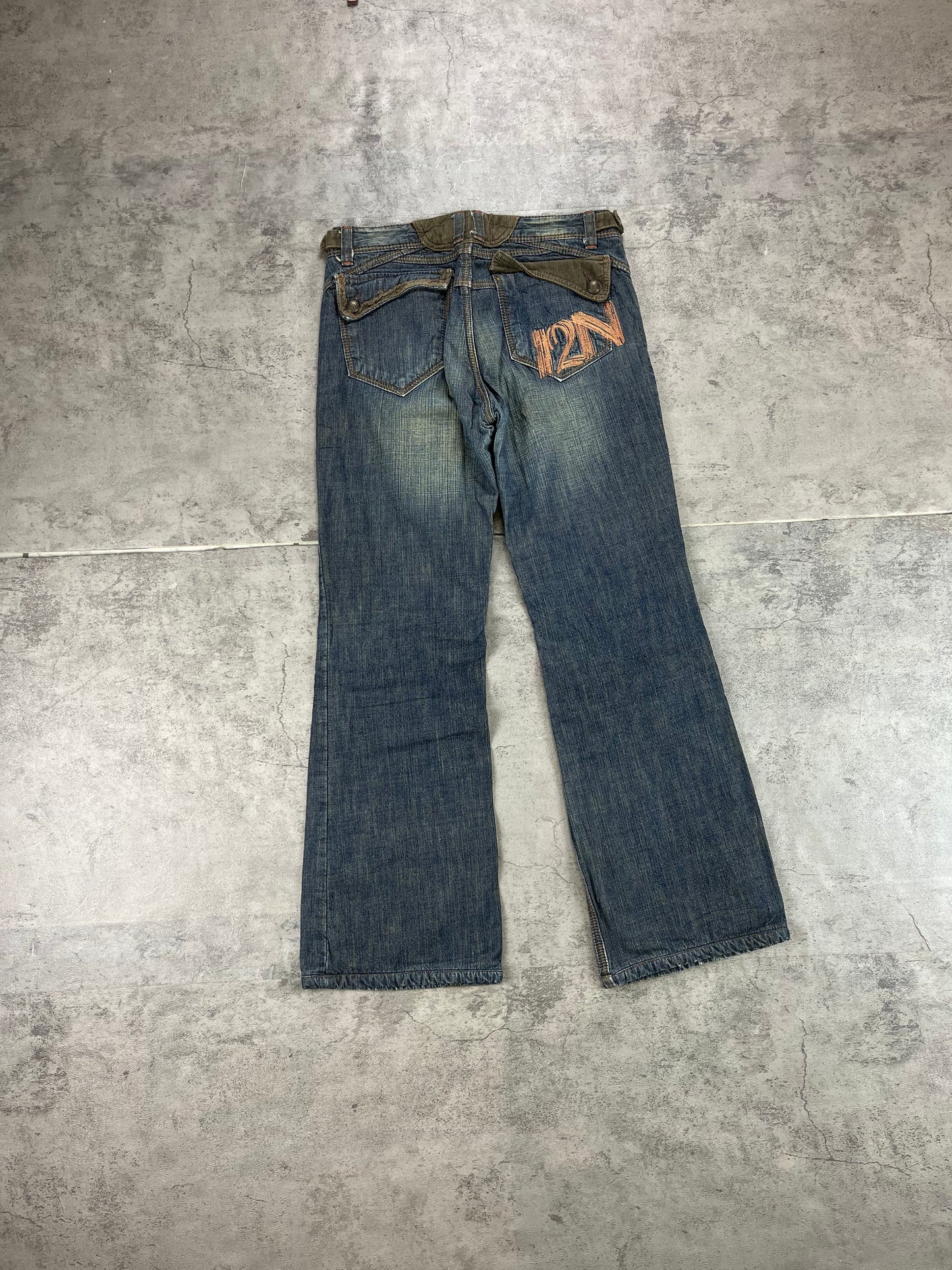 Vintage Y2k Bootcut Jeans W31