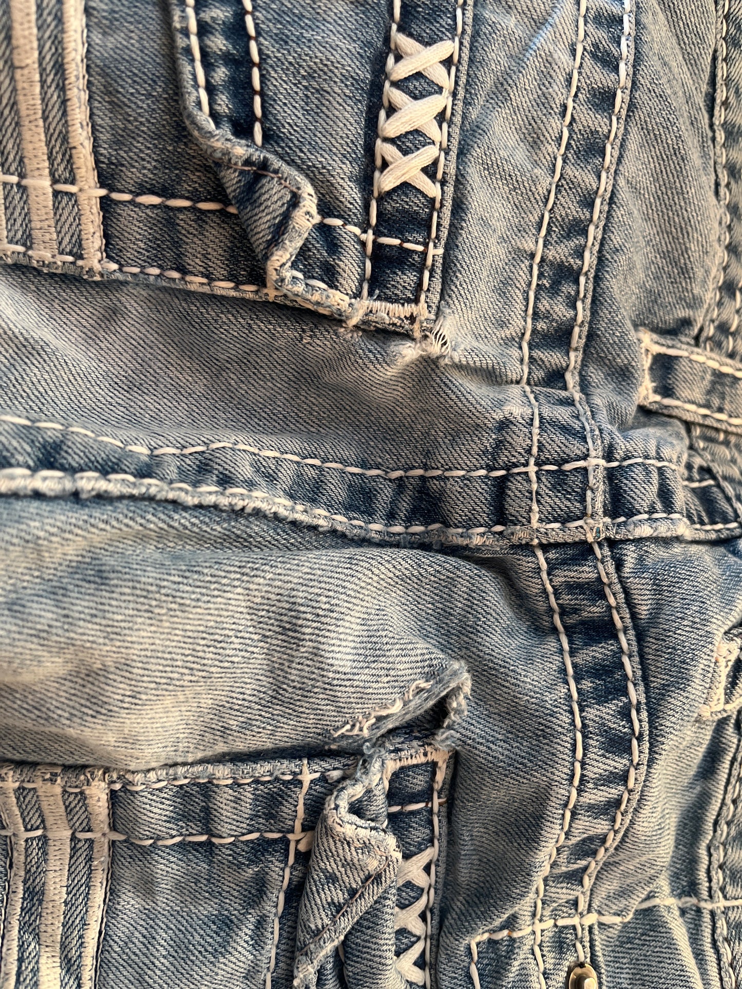 Rock Revival Straight Jeans W33