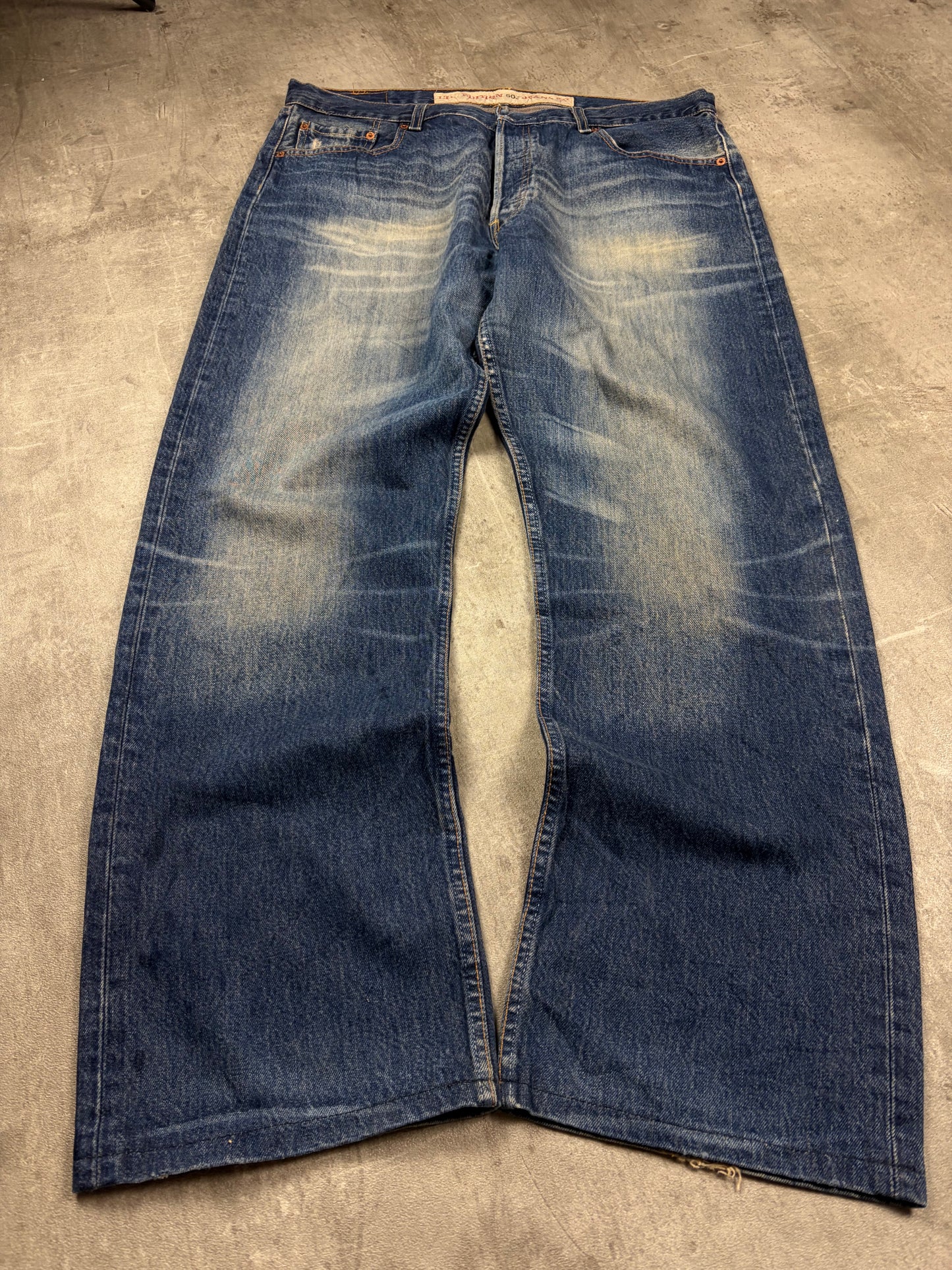 Levis 501 Limited Edition mit Unterschrift auf dem Label Slevedge Denim