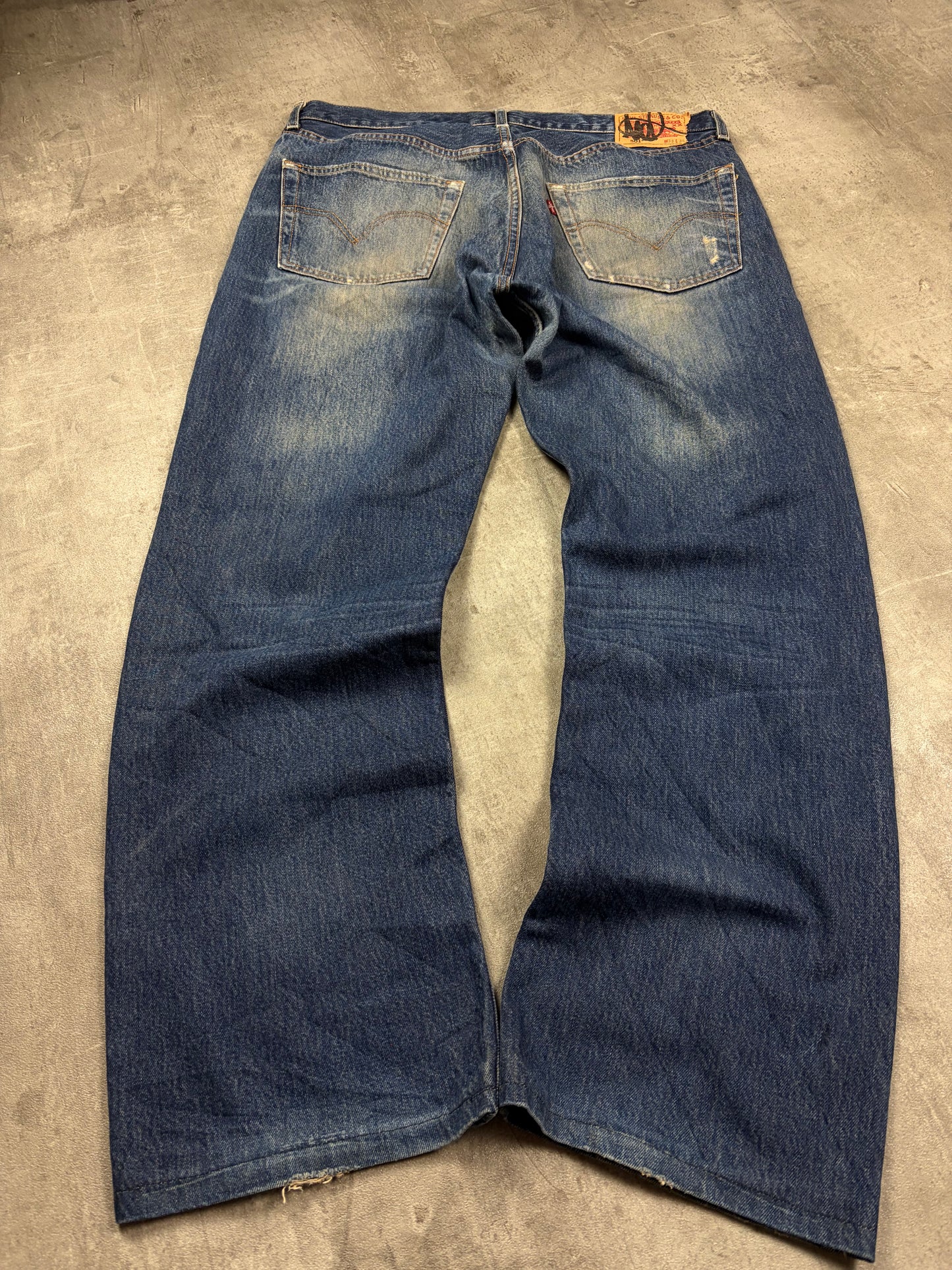 Levis 501 Limited Edition mit Unterschrift auf dem Label Slevedge Denim